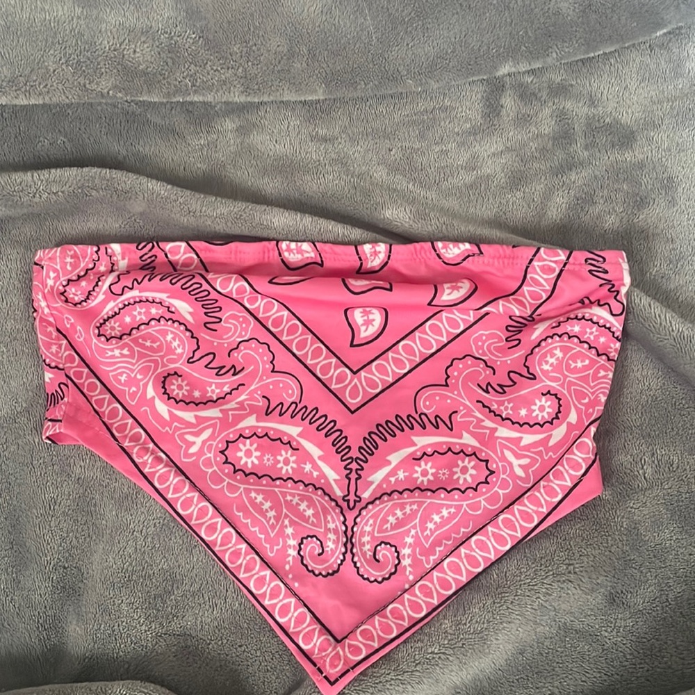 pink bandanna shirt!